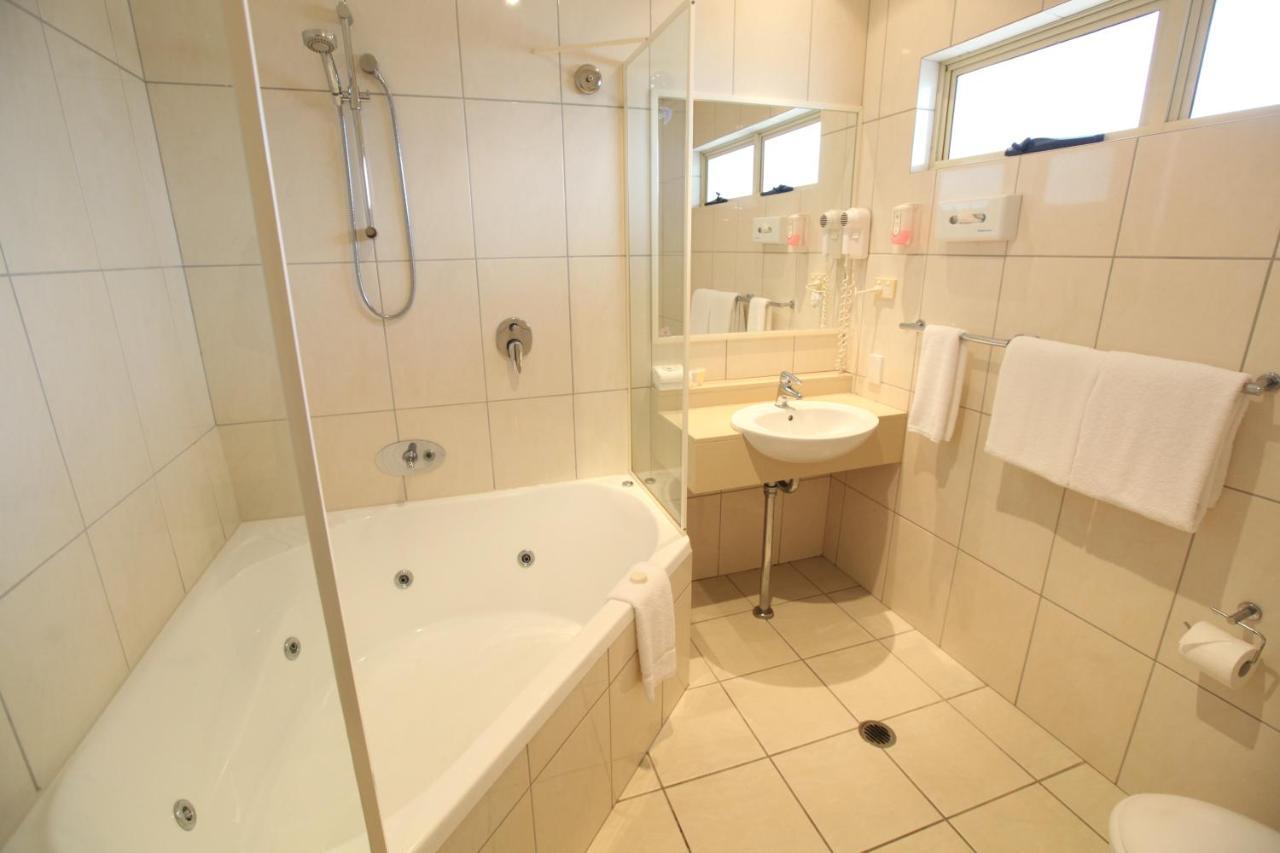 Red Bridge Motor Inn Woombye Luaran gambar